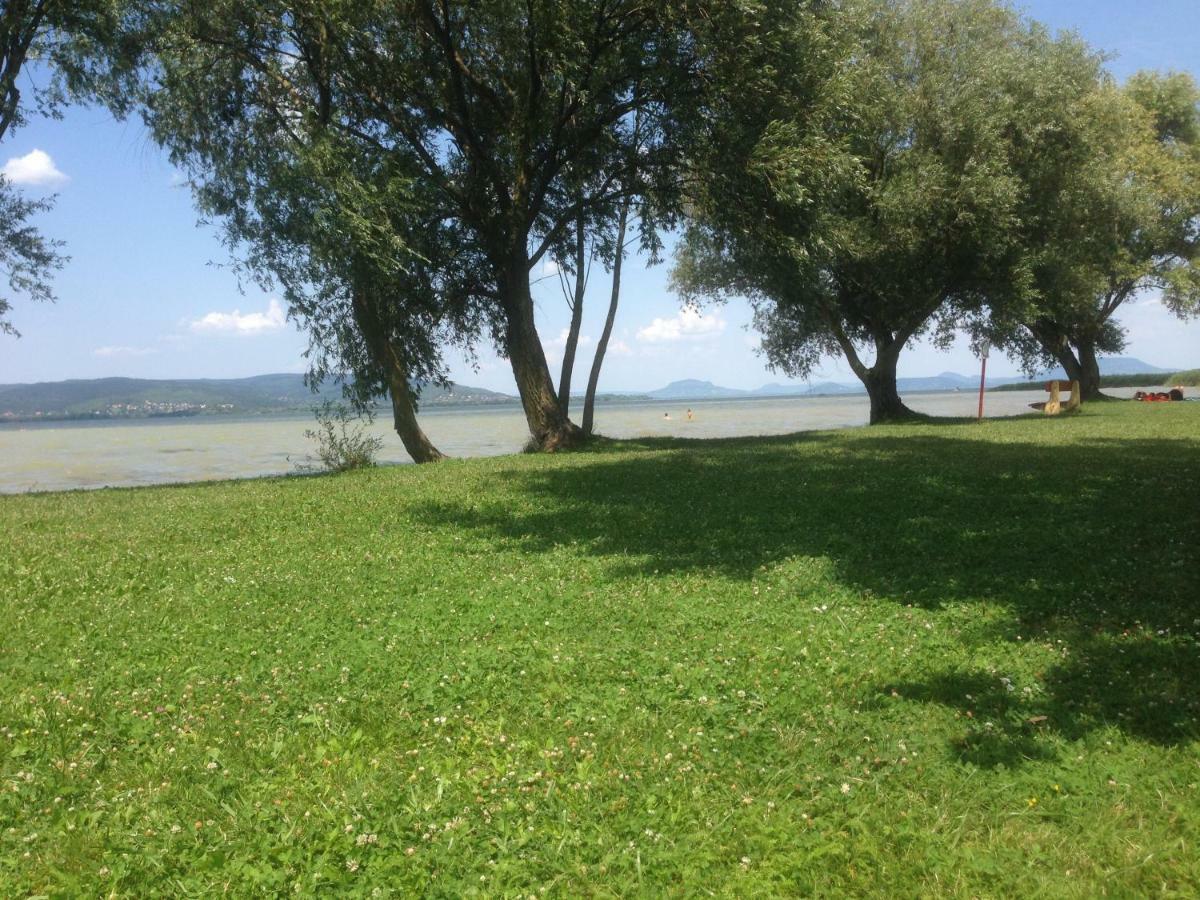 98 Petofi Utca Villa Balatonmagyarod Dış mekan fotoğraf